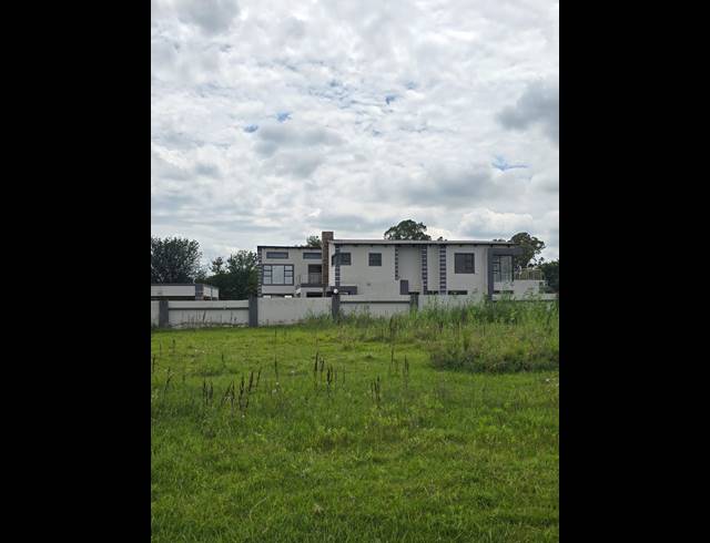 6 BEDROOM HOUSE FOR SALE IN RIVERSDALE